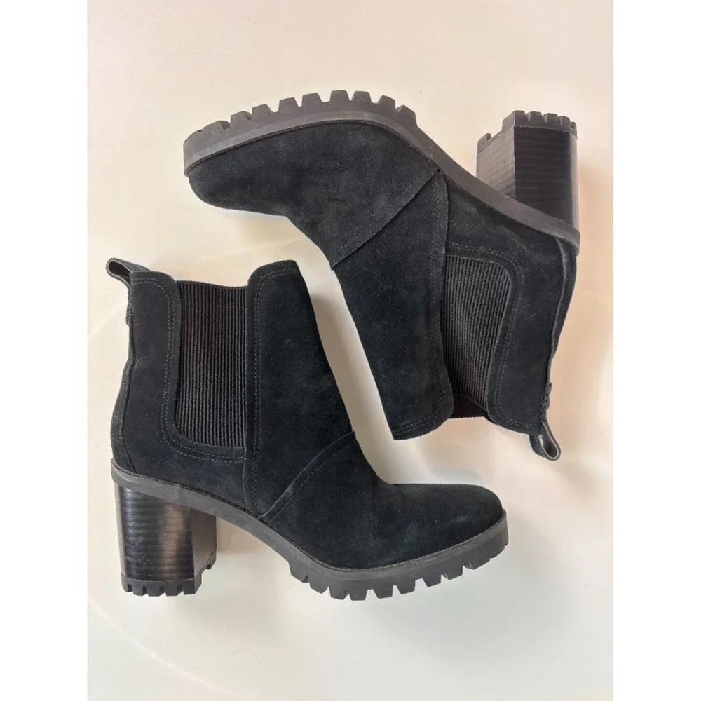 UGG Black Suede Lug Sole Chelsea Boots Block Heel Size 8 Consign